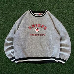 VTG 90's Pro Player Gray Kansas City Chiefs Embroidered Crewneck Sweatshirt